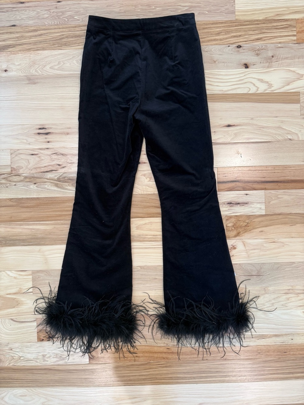 Delilah Belle by VENUS Black Velvet Feather Hem Flare Pants | Size 6